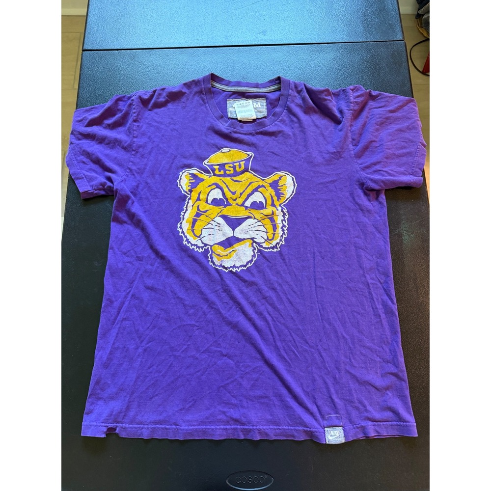 Nike Sportswear LSU Tigers Purple Graphic T-Shirt Mens Medium Mike the Tiger